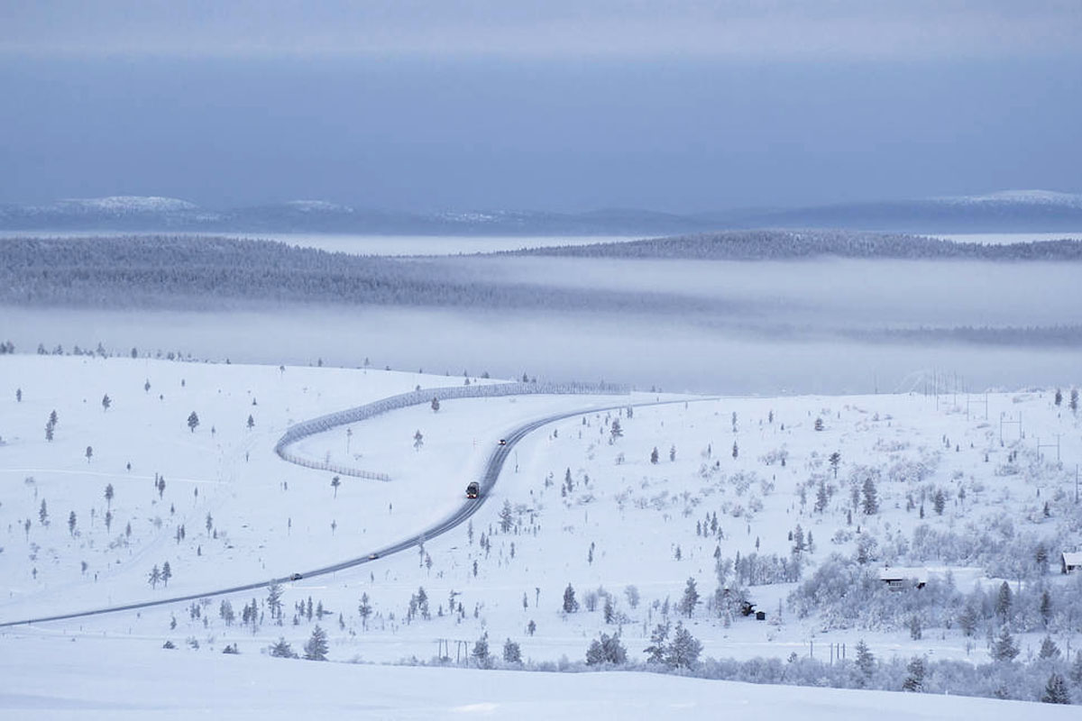 Already the road through Lapland to Saariselkä, one of Finland's leading ski resorts, is an adventure. Picture: Jani Seppänen / Vastavalo